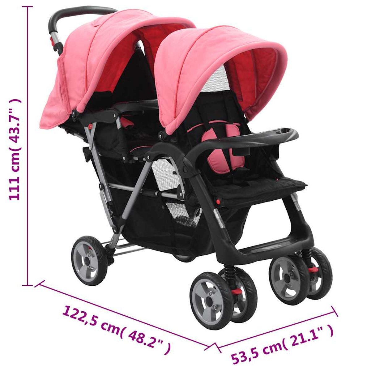 Ein rosa Zwillingskinderwagen mit schwarzen Akzenten. Er hat zwei Verdecke, Sitze und mehrere Räder. Abmessungen sind enthalten.