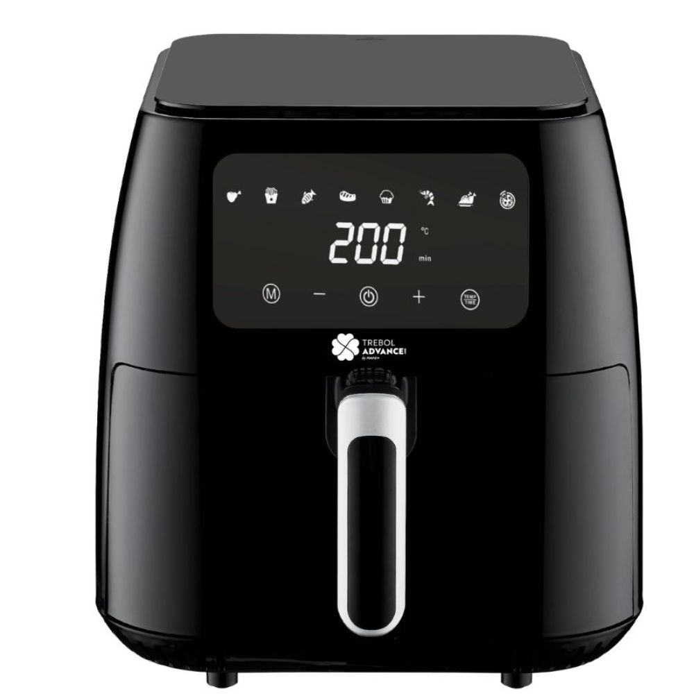 Freidora de aire negra con pantalla digital que muestra 200 grados. Tiene un asa blanca y la marca Trebol Advance es visible.