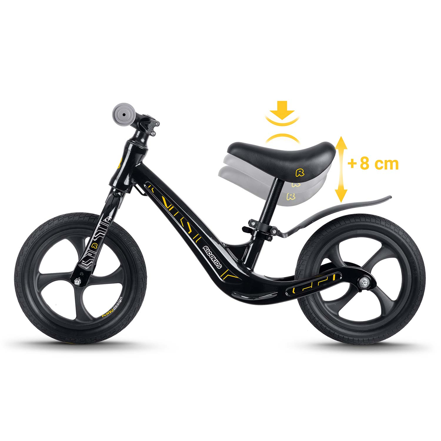 Pokazany jest czarny rowerek biegowy z żółtymi akcentami. Strzałka wskazuje regulowaną wysokość siedziska.