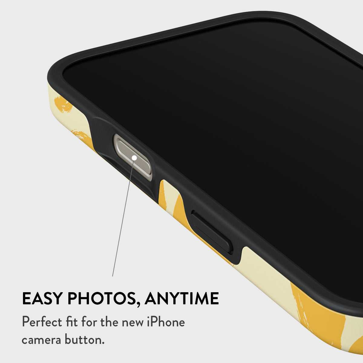 Gros plan d'un iPhone dans un étui. L'étui est jaune et noir. Le bouton de l'appareil photo est visible. Texte : PHOTOS FACILES, À TOUT MOMENT, Ajustement parfait.