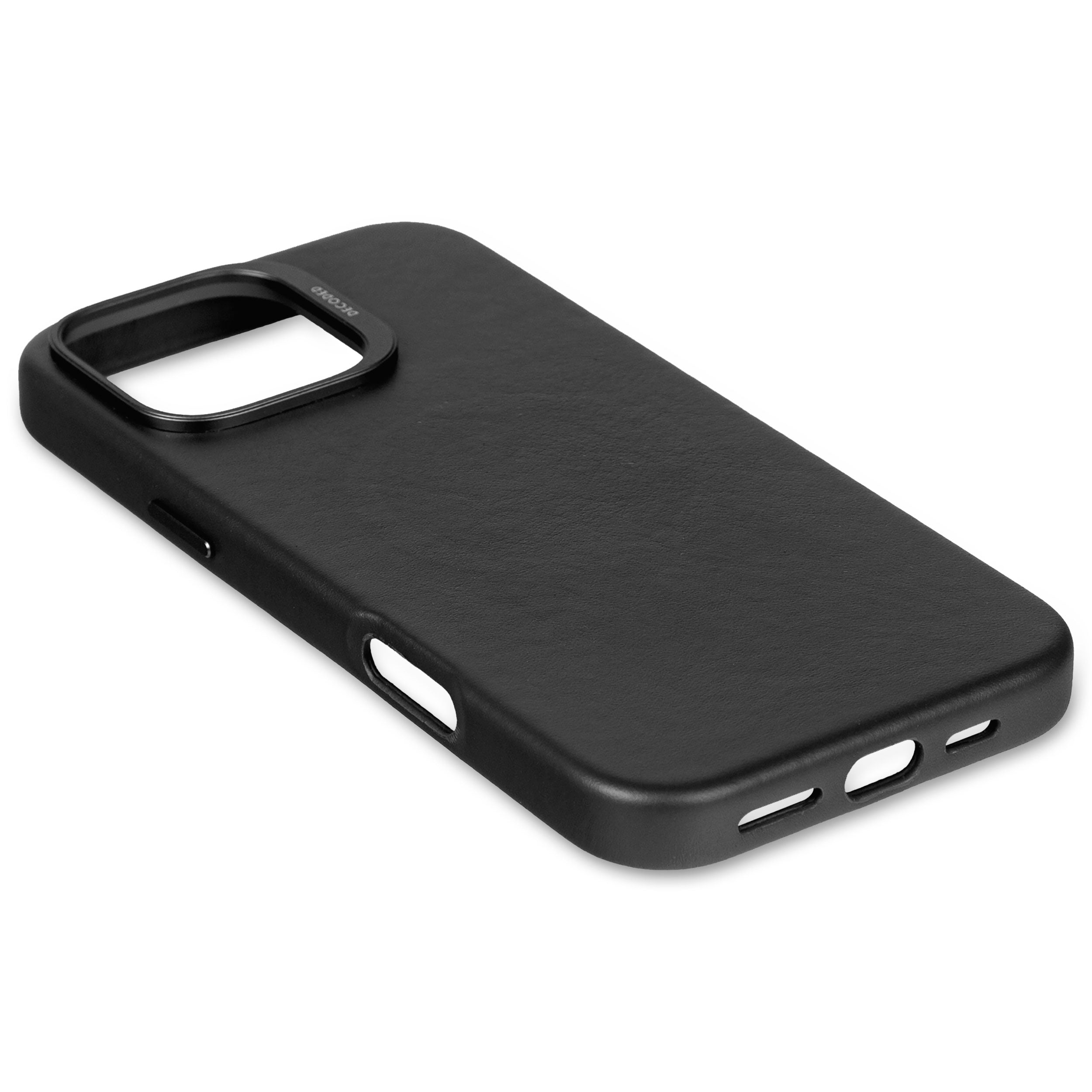 Una custodia nera con fori per un telefono. È su sfondo bianco.