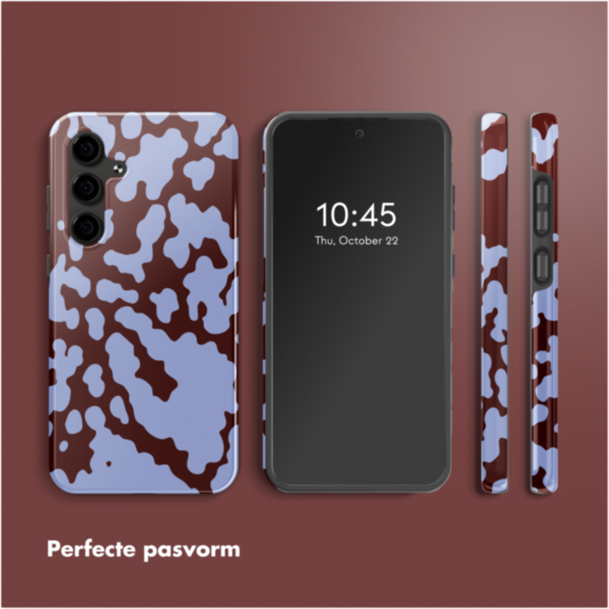 Tre telefoni e le loro custodie con motivo marrone e blu. Uno mostra l'ora: 10:45, gio, 22 ottobre.
