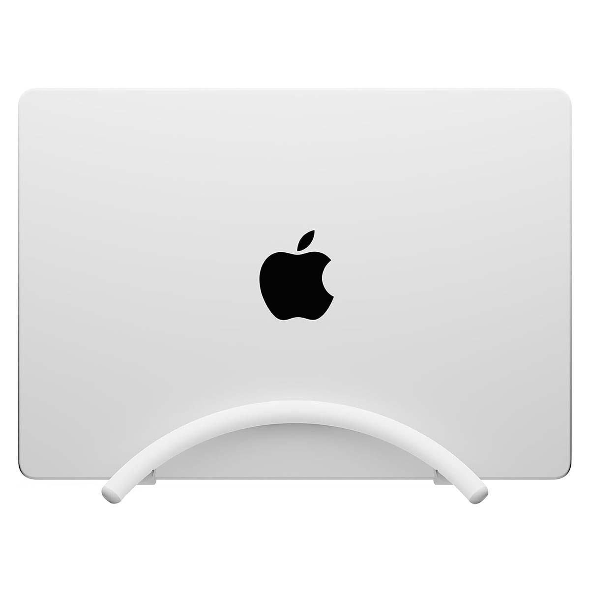 Un laptop bianco con logo Apple nero è su un supporto bianco. Il supporto è curvo. Lo sfondo è bianco.