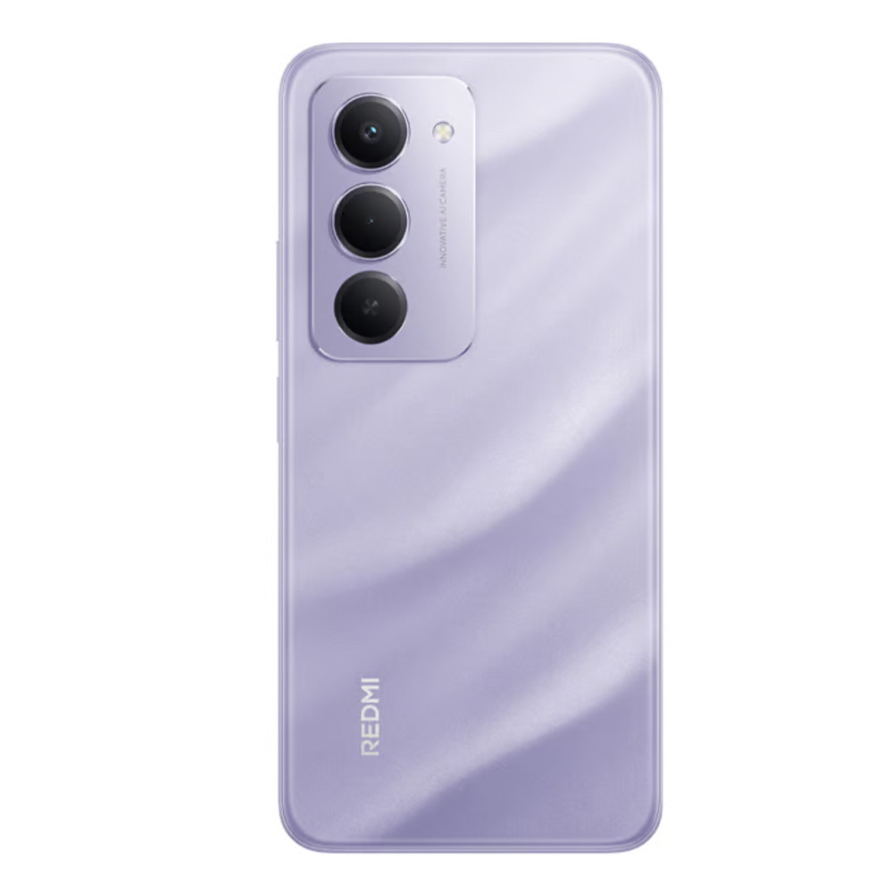 Retro di un telefono Redmi viola. Ha tre fotocamere e un flash. Il logo Redmi è in basso.