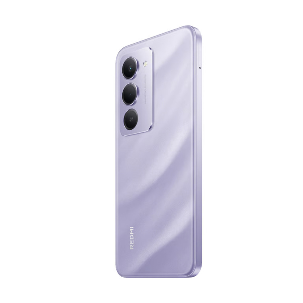 Smartphone lilla con tre fotocamere. Logo Redmi in basso. Il telefono è angolato, mostrando retro e lato.