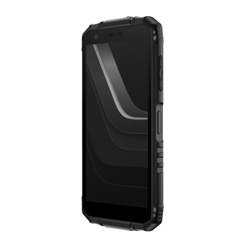 Uno smartphone nero dal design robusto. Lo schermo mostra un motivo scuro. Pulsanti e fotocamera sono visibili sul telefono.