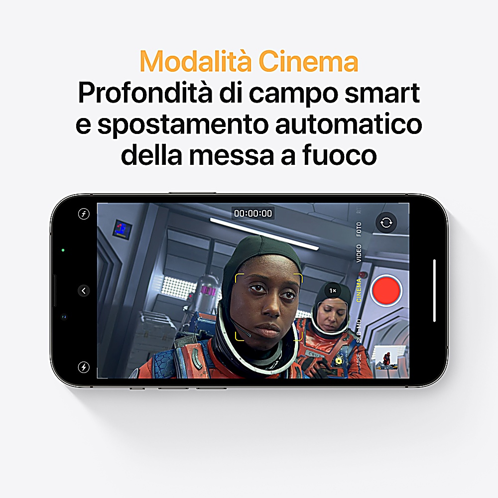 Un iPhone muestra un video en modo cine. Dos astronautas están en el video. El teléfono es negro con fondo blanco.