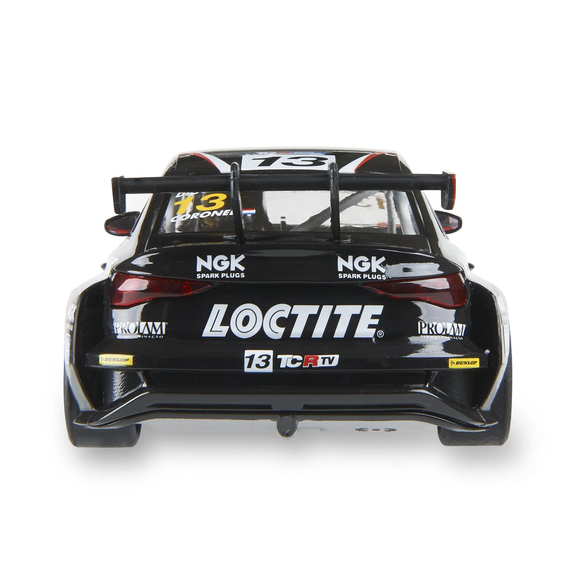 Coche de carreras negro con el número 13, logotipos de patrocinadores y alerón trasero, sobre fondo blanco.