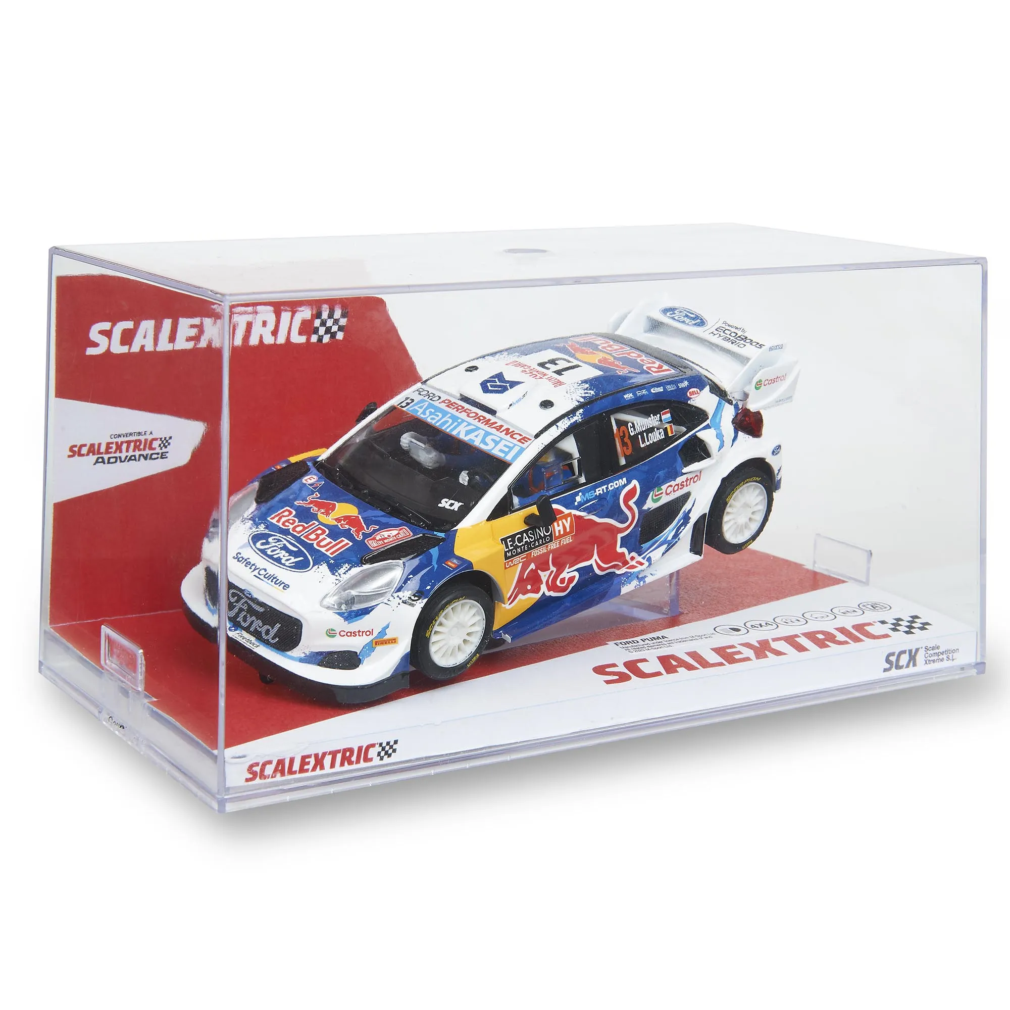 Un modelo de coche Ford Puma en una vitrina transparente. Es blanco, azul y amarillo con la marca Red Bull y Ford.