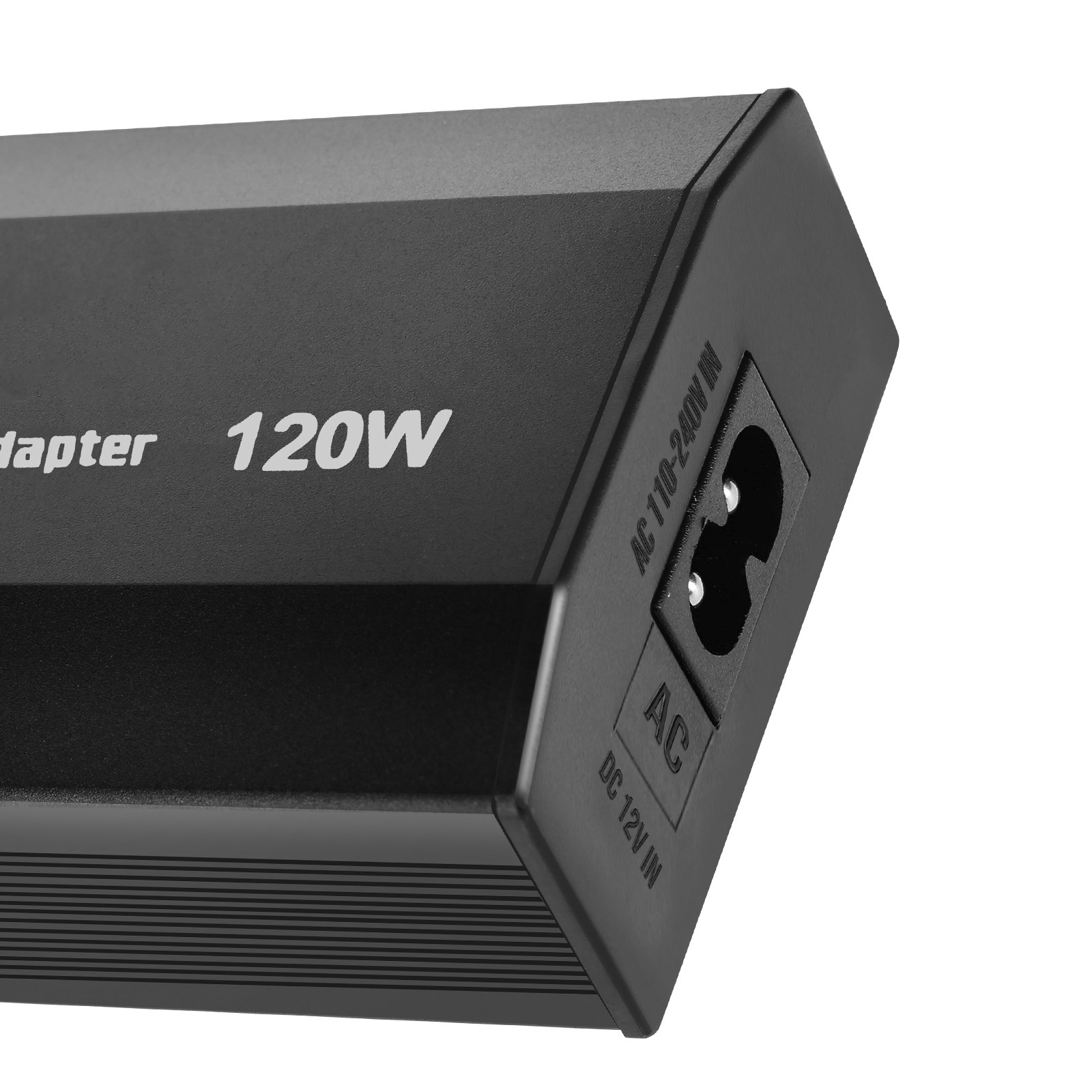 Adattatore nero da 120 W. Dispone di ingresso CA e uscita CC, con testo che indica i dettagli della tensione. Vista angolata.