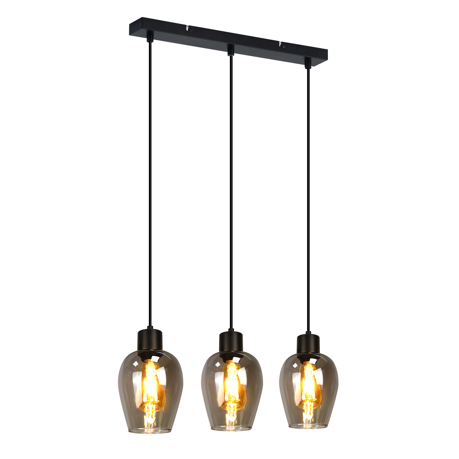 Un lampadario nero con tre luci a sospensione. Ognuna ha una lampadina all'interno di un paralume in vetro fumé, su sfondo bianco.