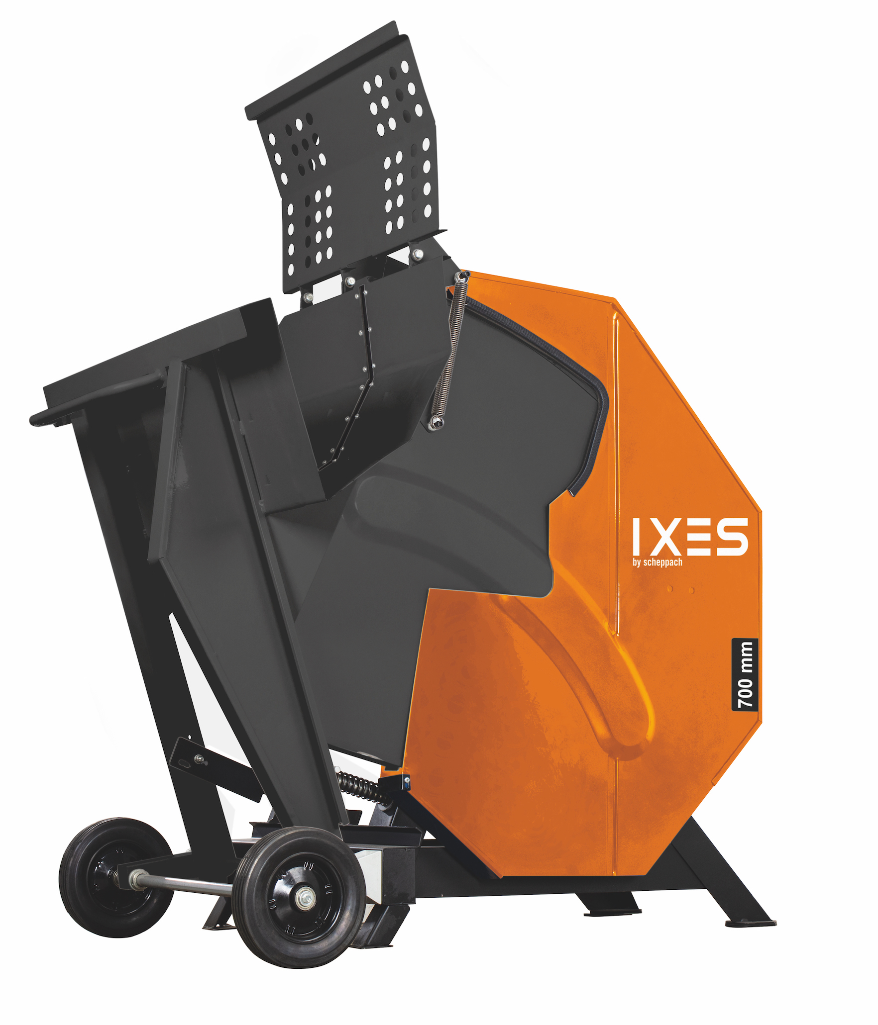 Ein orangefarbener und schwarzer IXES-Holzspalter. Er hat eine große Klinge und einen Trichter mit perforierter Abdeckung. Räder.