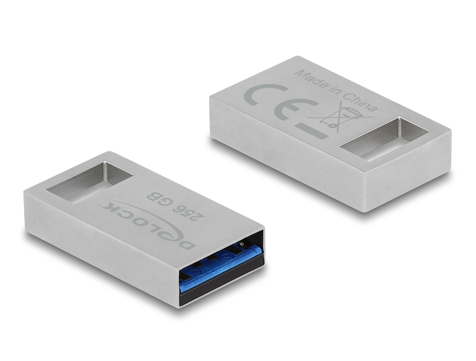 Dwa srebrne pendrive'y na białej powierzchni. Jeden pokazuje złącze, drugi znak CE i napis Made in China.