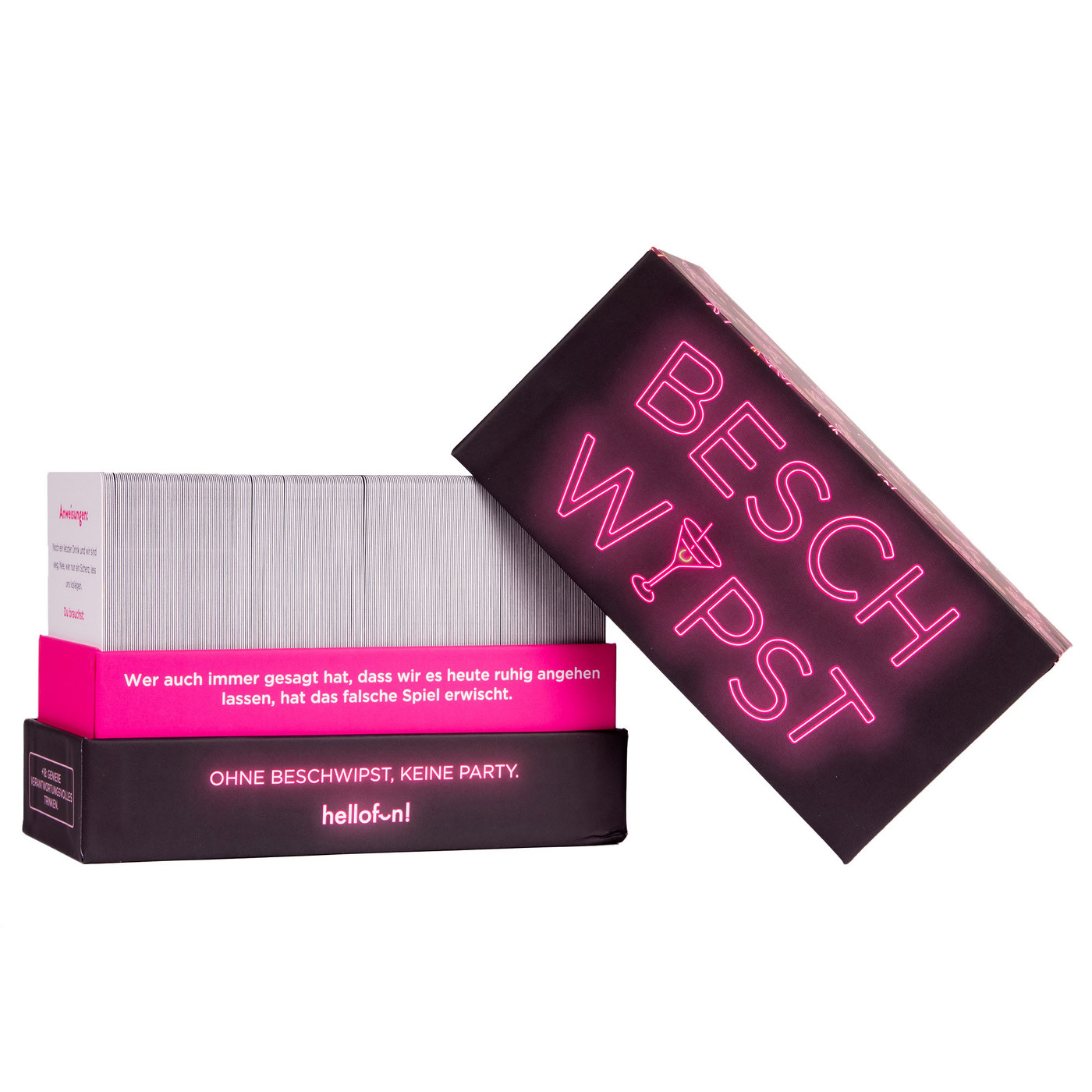 Ein Spielkartenset 'Beschwipst' mit neonpinkem Design. Das Set enthält Karten und eine Box mit Text. Der Hintergrund ist weiß.