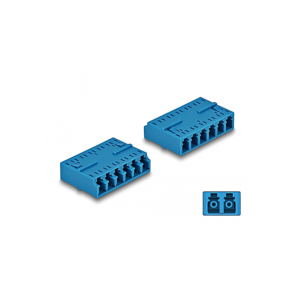 Tre connettori elettrici blu su sfondo bianco. Sono visibili due connettori più grandi e uno più piccolo.