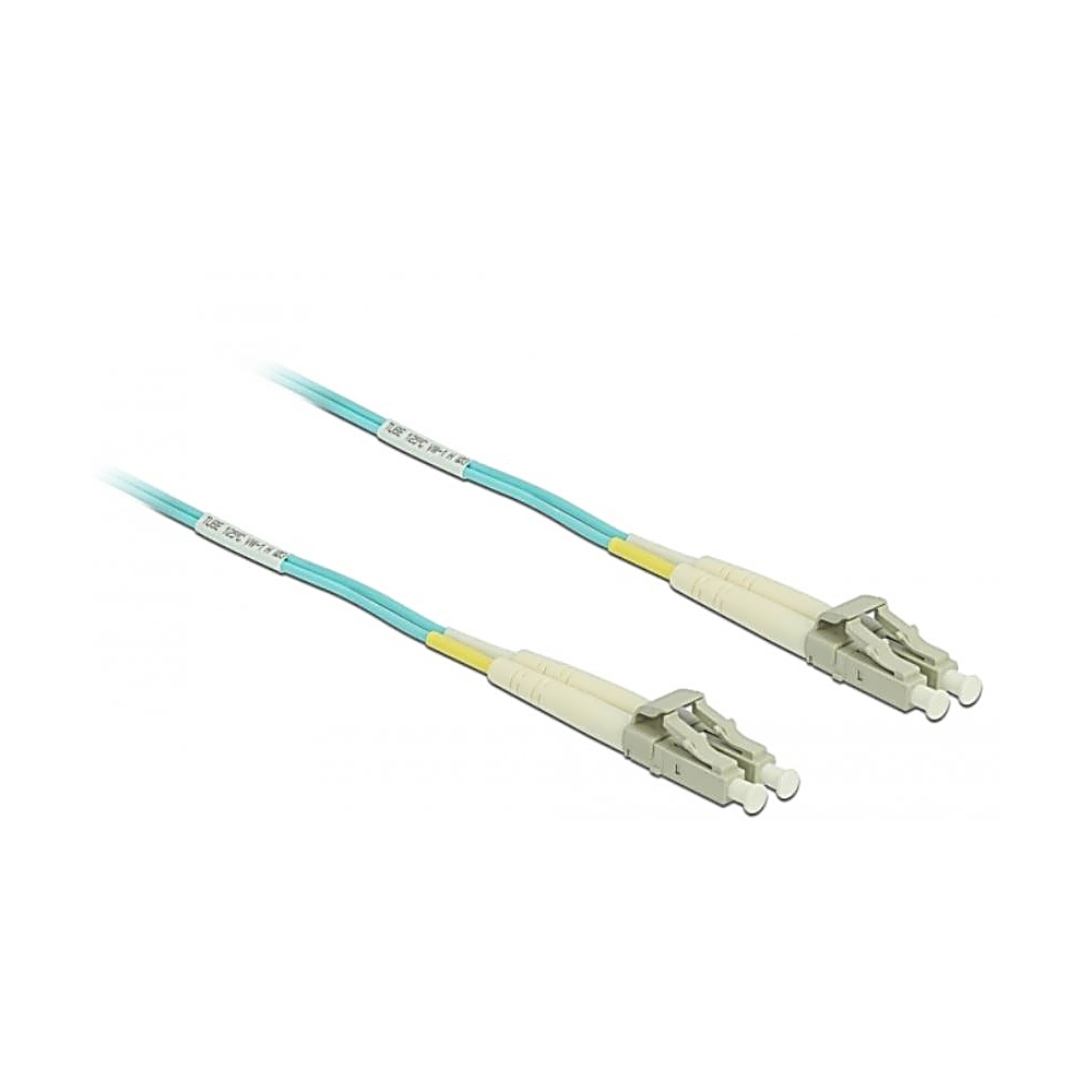 Due cavi in fibra ottica con fili azzurri e connettori beige su sfondo bianco.
