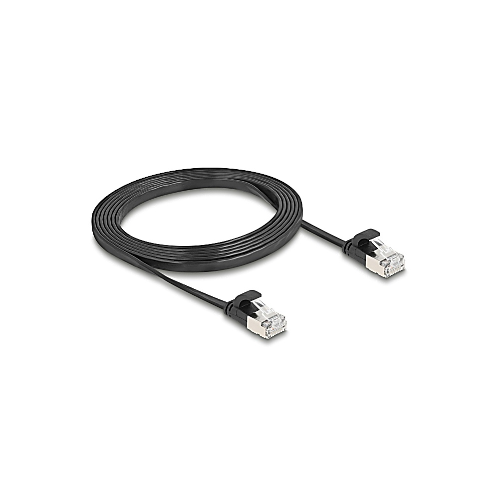 Un cavo Ethernet nero, arrotolato al centro, si estende a due connettori. I connettori sono in argento e plastica trasparente.