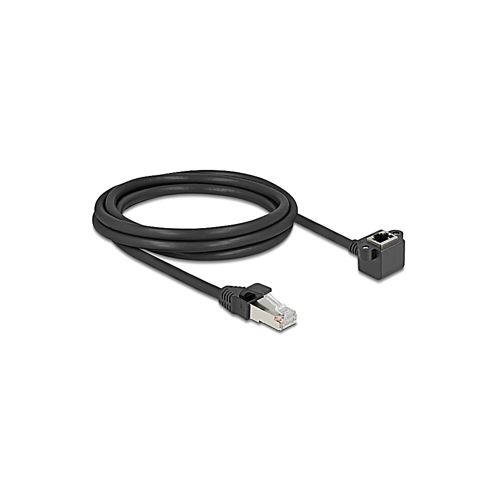 Un cavo Ethernet nero con due connettori, uno dritto e uno angolato, giace su una superficie bianca. Il cavo è arrotolato.