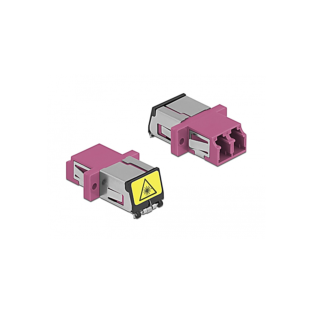 Due connettori in fibra ottica rosa e argento su sfondo bianco. Uno ha un'etichetta di avvertimento laser. Entrambi sono angolati.