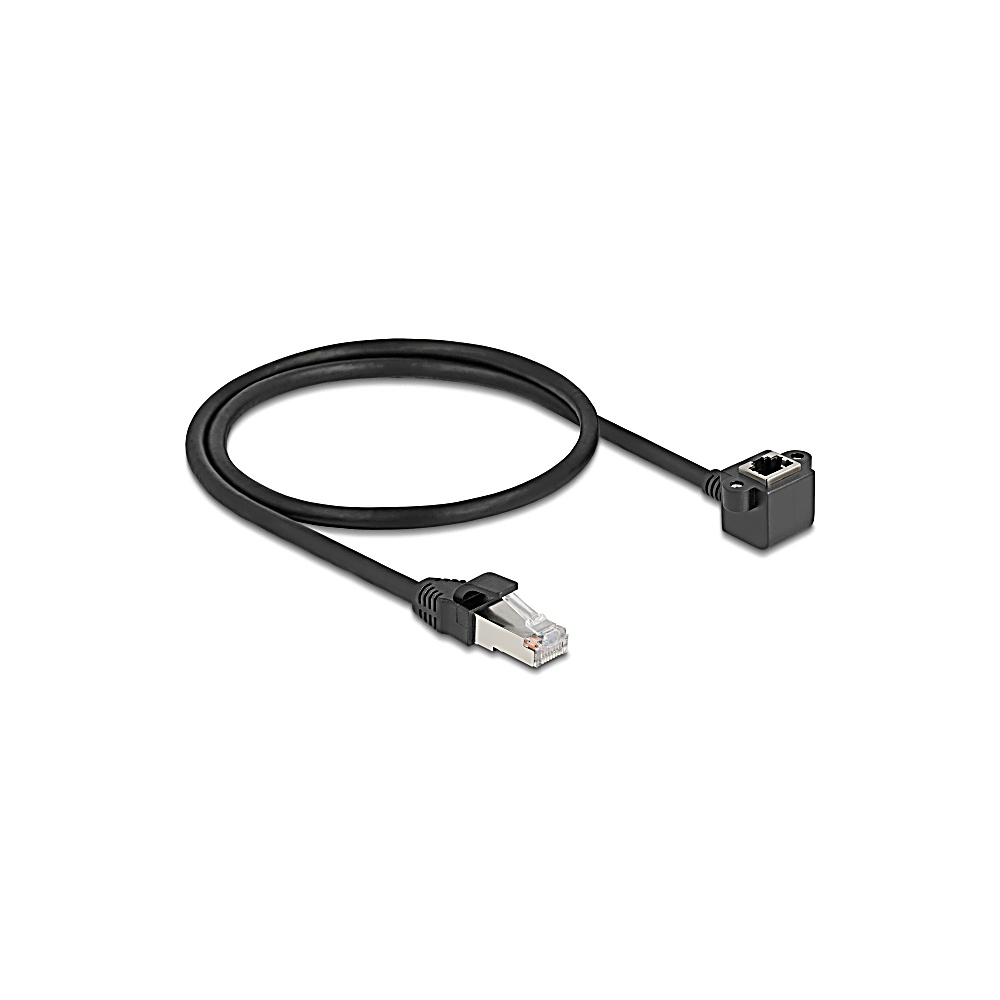 Un cavo Ethernet nero con due connettori. Uno è dritto, l'altro è angolato. Il cavo è su sfondo bianco.