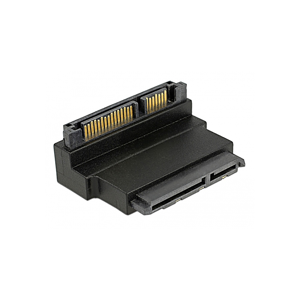 Un adaptador SATA negro sobre un fondo blanco. Tiene conectores con pines dorados.