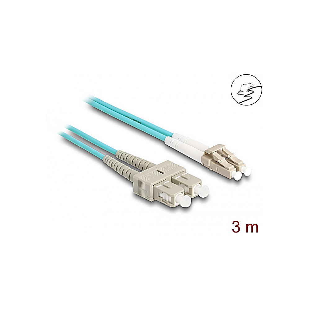 Dos cables de fibra óptica con revestimiento azul claro y conectores beige. Un conector tiene una parte blanca.