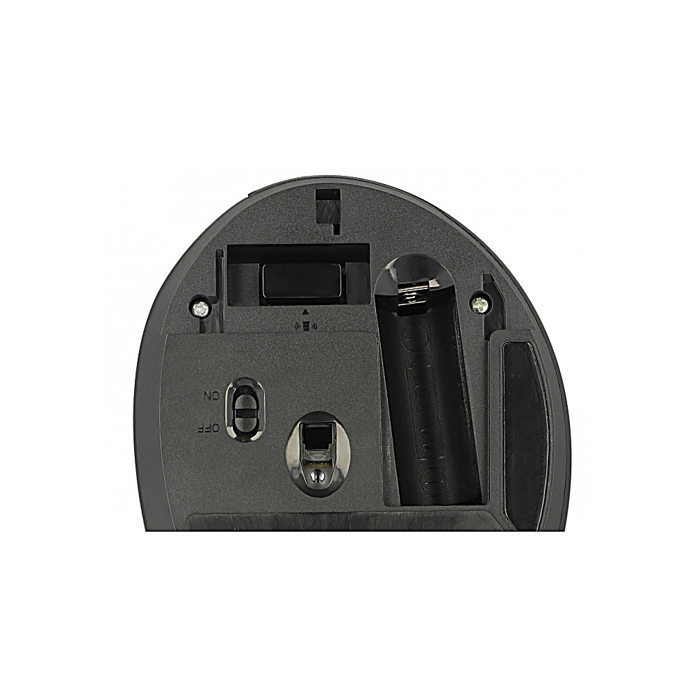 Il lato inferiore di un mouse per computer grigio scuro. Un vano batteria aperto rivela una batteria AA nera. È visibile un interruttore di accensione/spegnimento.