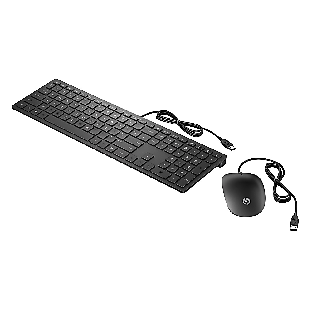 Conjunto de teclado y ratón HP negro sobre fondo blanco. El teclado tiene teclas, el ratón tiene el logotipo de HP. Ambos tienen cables USB.