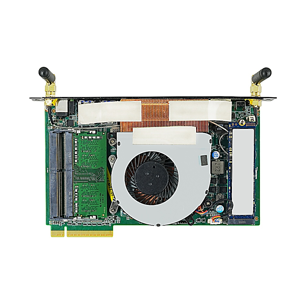 Una placa de circuito verde con ventilador, disipador de calor de cobre, RAM y dos antenas negras. Componentes visibles sobre fondo blanco.
