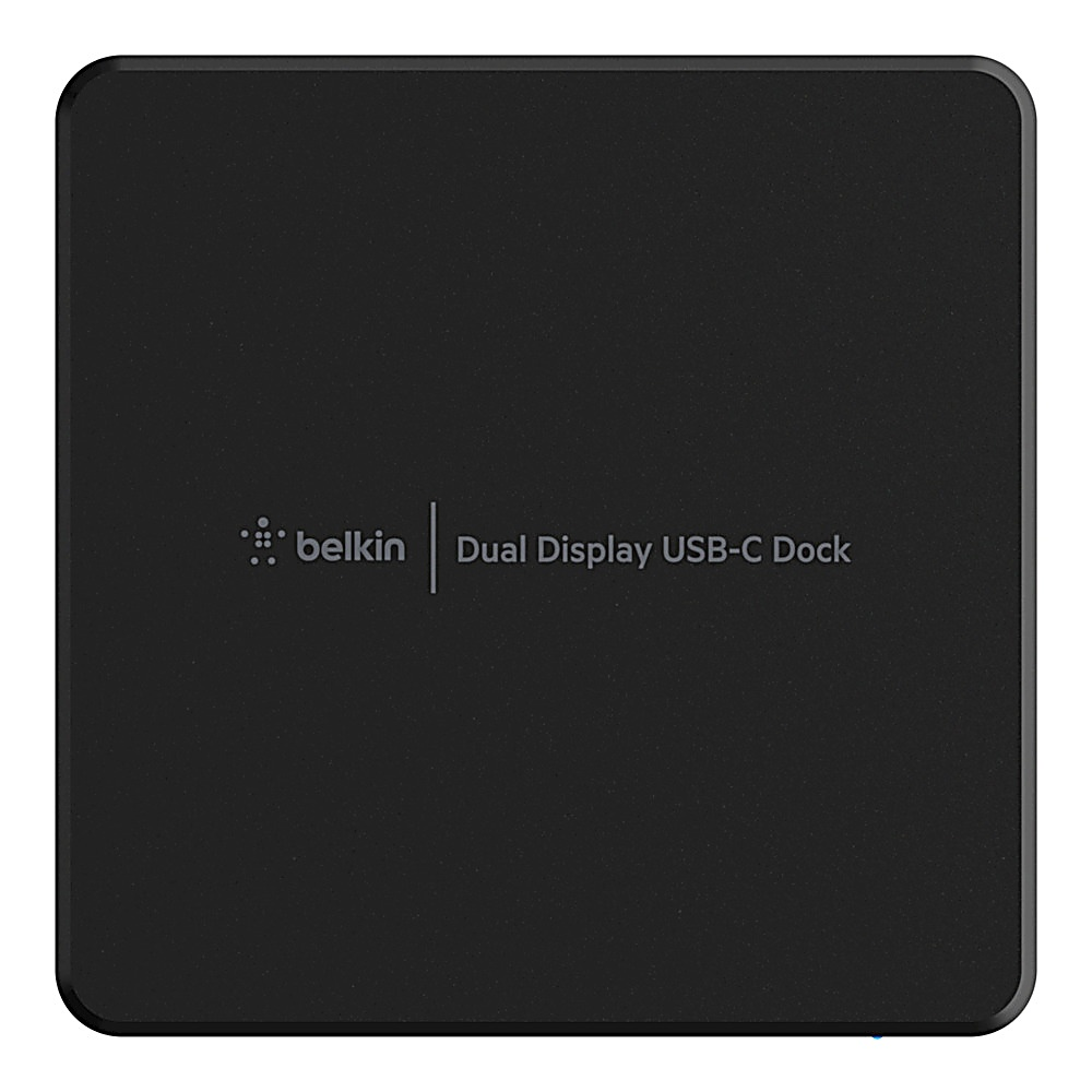 Ein schwarzes Belkin Dual Display USB-C Dock. Das Gerät hat eine quadratische Form mit abgerundeten Ecken. Das Belkin-Logo und der Text befinden sich in der Mitte.