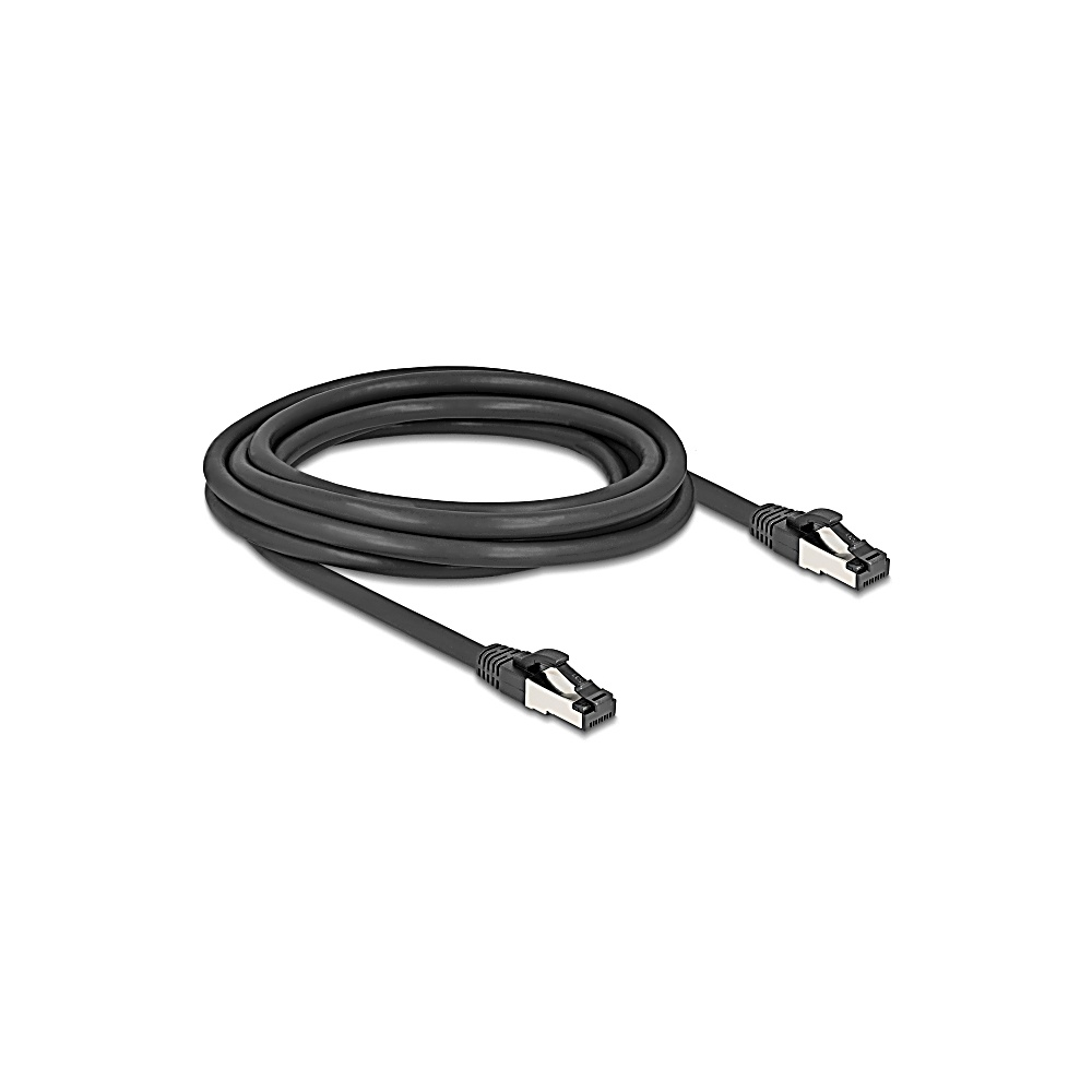 Un cavo Ethernet nero su una superficie bianca. Il cavo è arrotolato, con connettori ad ogni estremità.