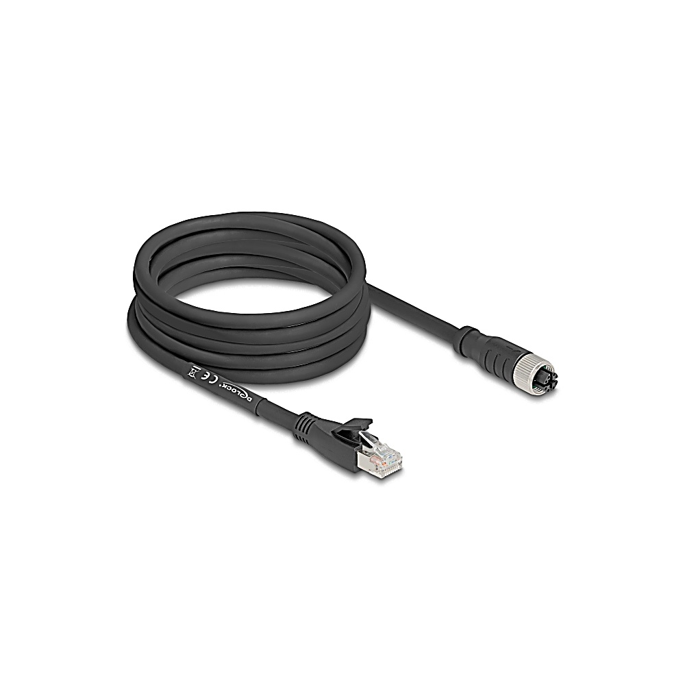 Un cavo Ethernet nero con una sezione arrotolata, un connettore RJ45 e un connettore circolare su sfondo bianco.