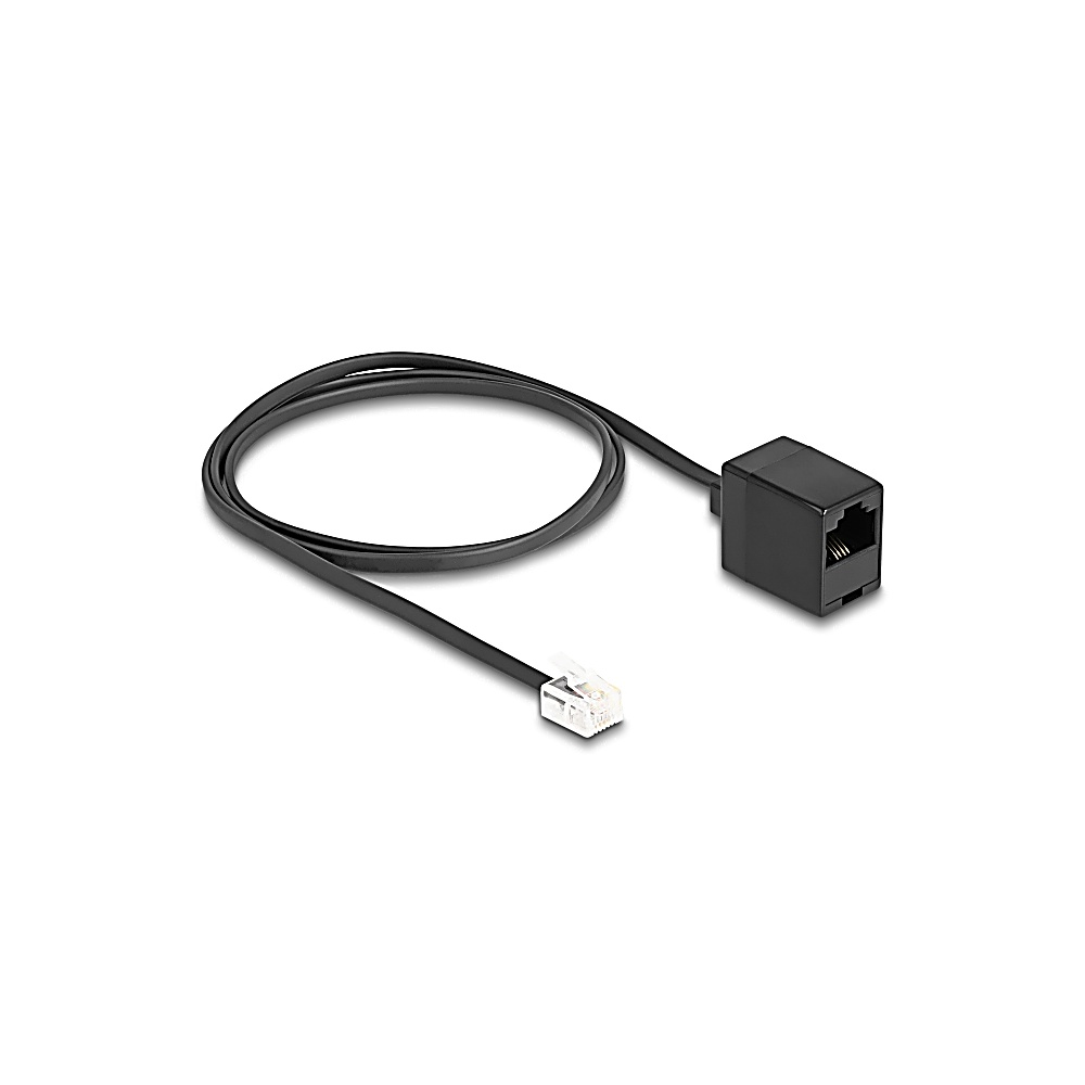 Czarny kabel sieciowy z przezroczystym złączem na jednym końcu i czarnym złączem skrzynkowym na drugim, na białym tle.