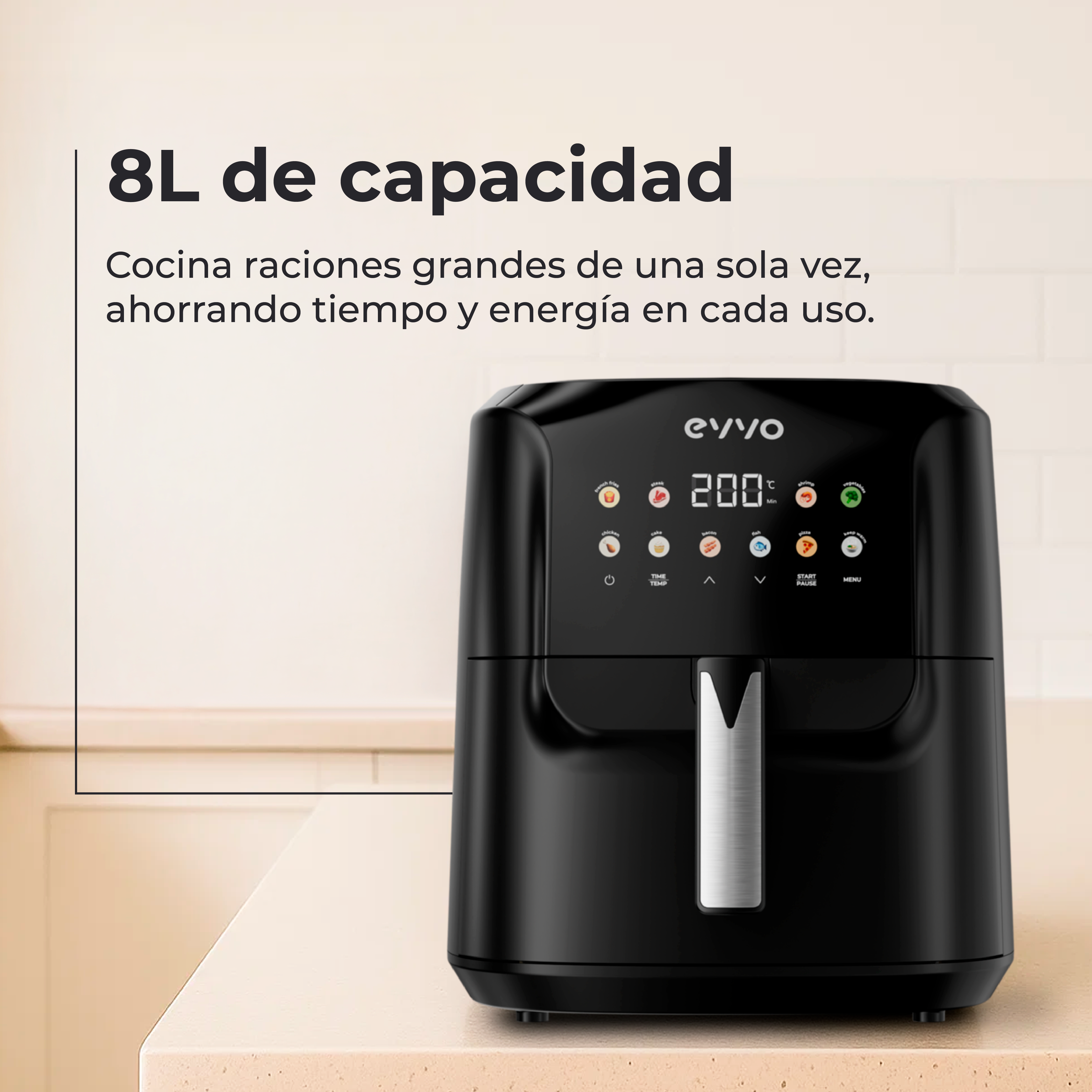 Freidora de aire negra sobre una encimera beige. Tiene una pantalla digital y un mango plateado. El texto indica 8L de capacidad.
