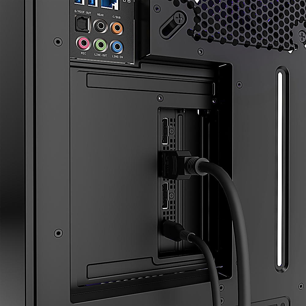 Primo piano del retro di un case nero per computer. I cavi sono collegati alle porte. Sono visibili porte audio e video.