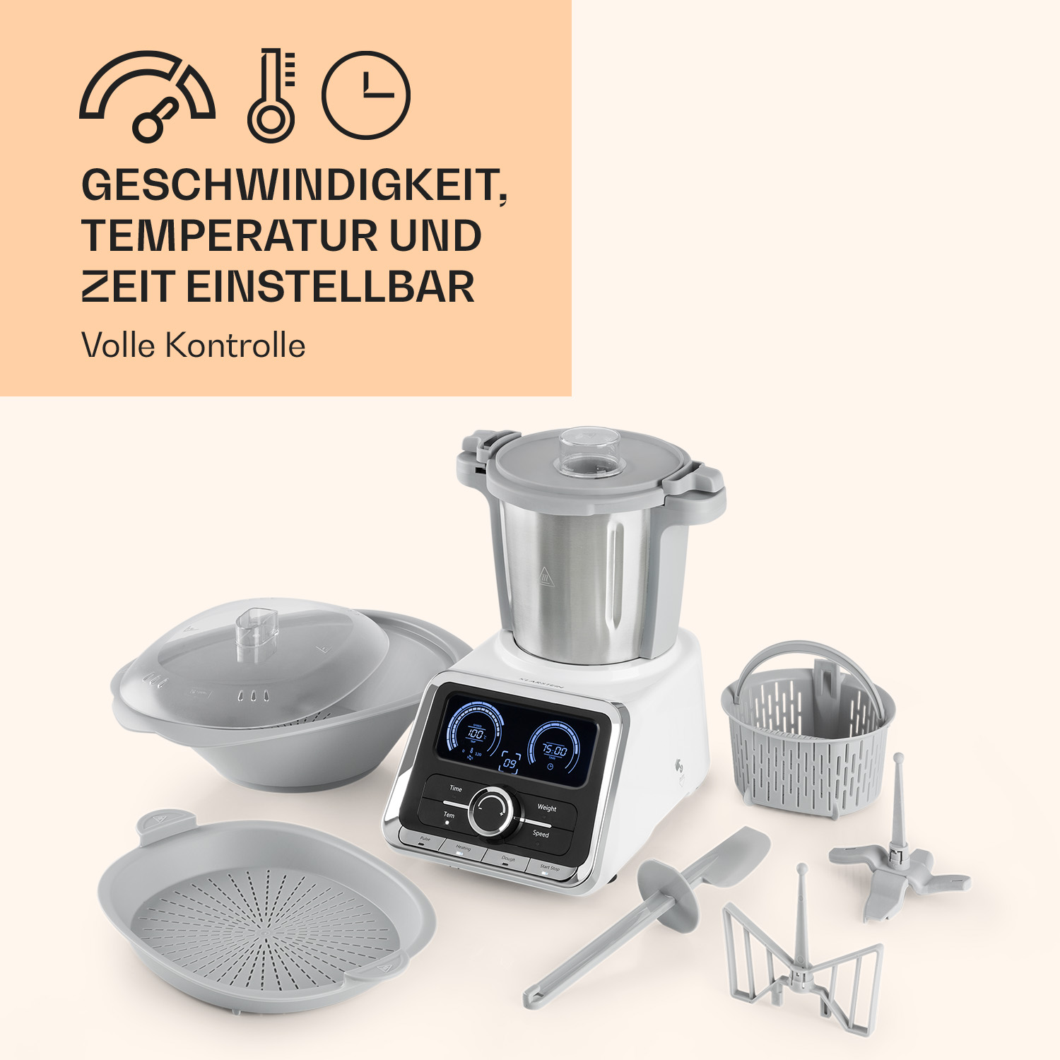 Ein weißes und silbernes Küchengerät mit mehreren Aufsätzen. Es hat ein digitales Display und verschiedene Zubehörteile. Der Hintergrund ist hellbeige.
