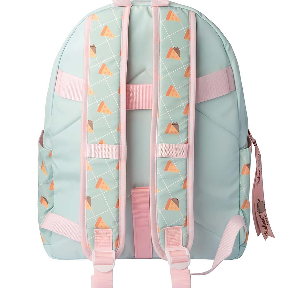 Uno zaino azzurro con spalline rosa e motivi a forma di fetta di pizza. Ha due tasche laterali e un nastro rosa con un orso.
