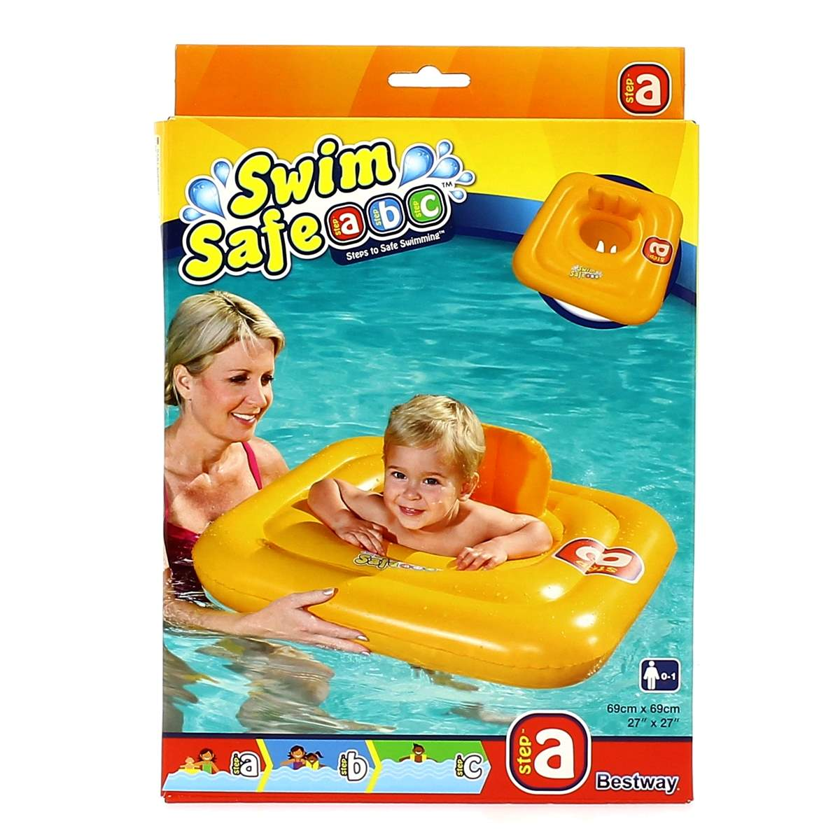 Una donna e un bambino in un salvagente gonfiabile giallo in una piscina. Il salvagente fa parte di un set 'Swim Safe'.