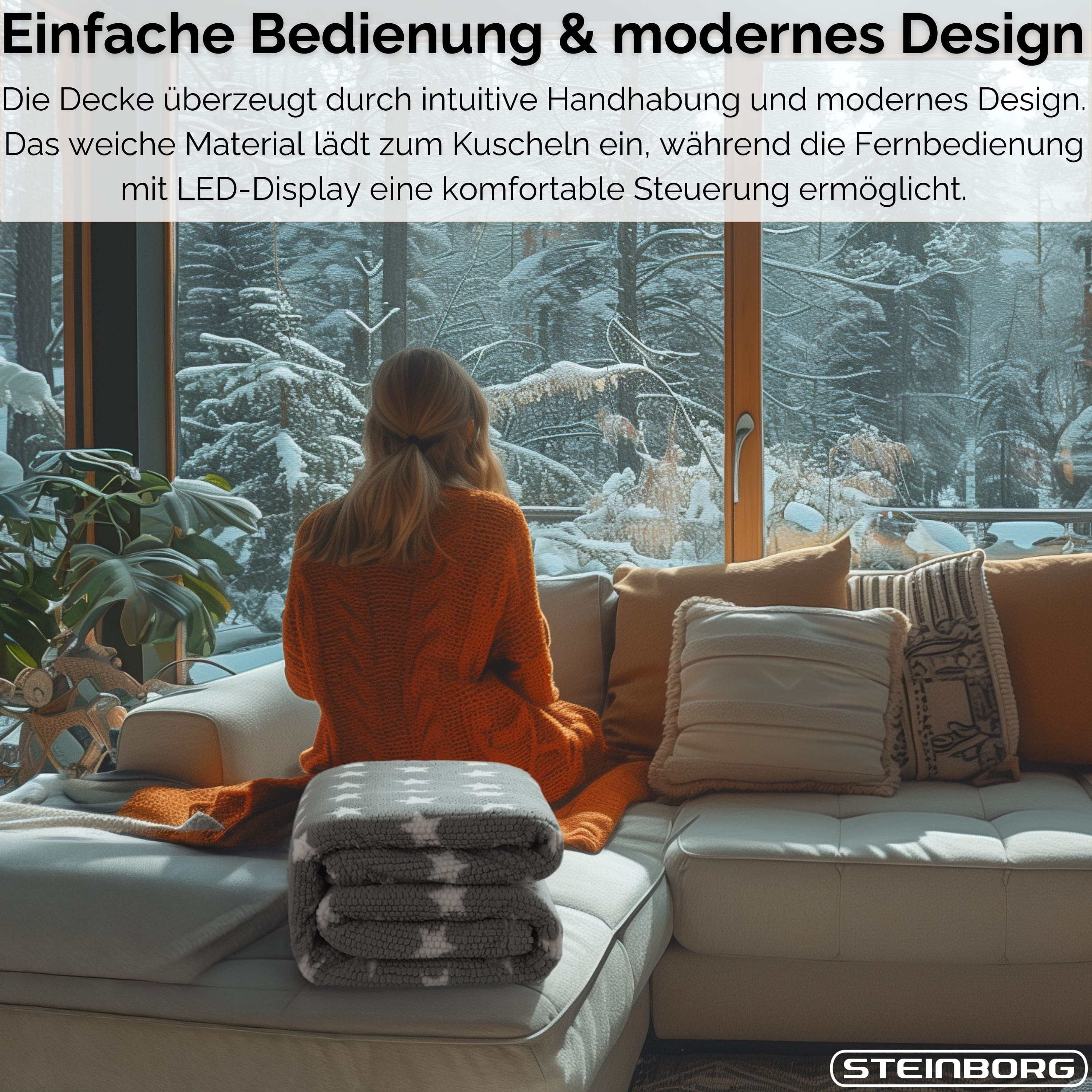 Frau in orangefarbenem Pullover sitzt auf einem Sofa mit einer Decke. Verschneite Bäume sind durch das Fenster zu sehen.