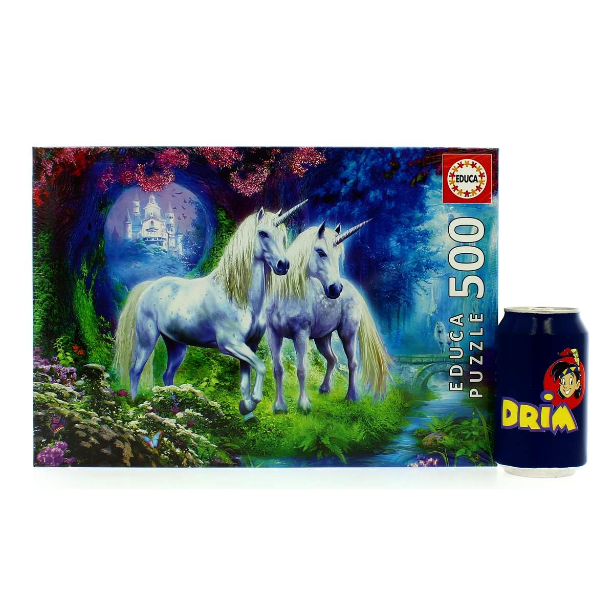 Una caja de rompecabezas con dos unicornios, un castillo y una lata de DRIM. La caja es azul con la palabra EDUCA.