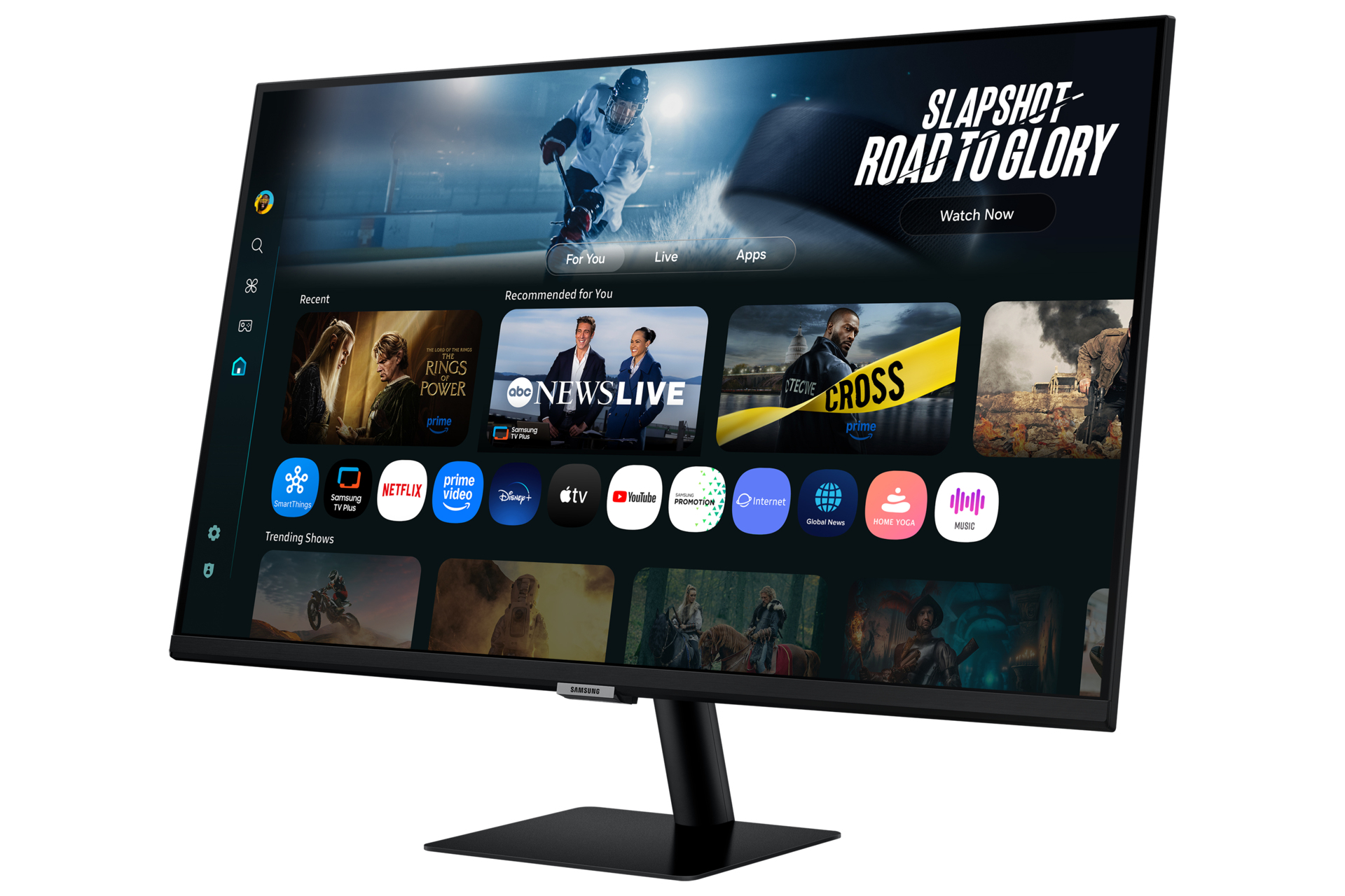 Un monitor Samsung nero visualizza un servizio di streaming. Lo schermo mostra icone di app e contenuti in primo piano, tra cui un giocatore di hockey.