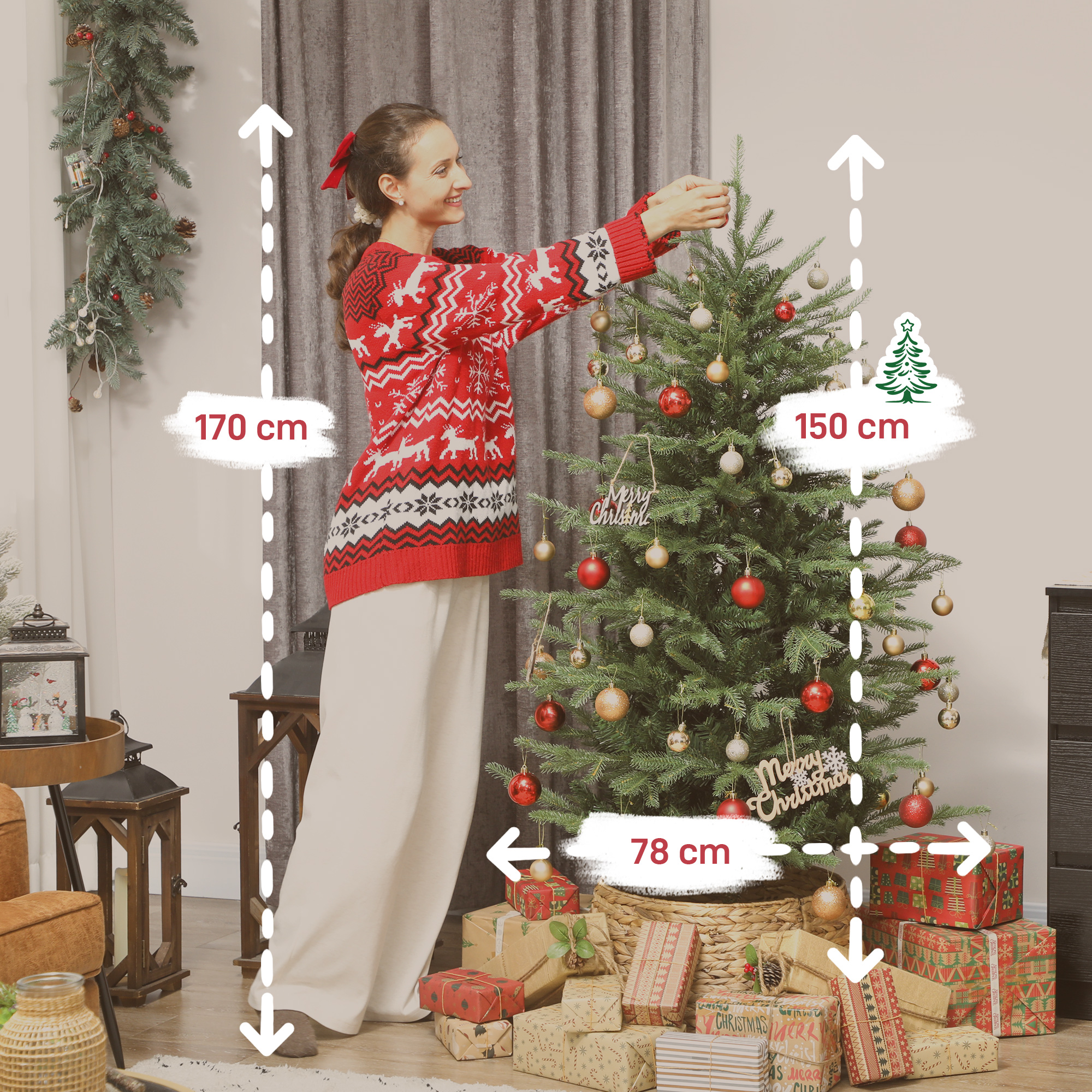 Una mujer decora un árbol de Navidad. Jersey rojo, pantalones blancos, adornos y regalos envueltos son visibles.