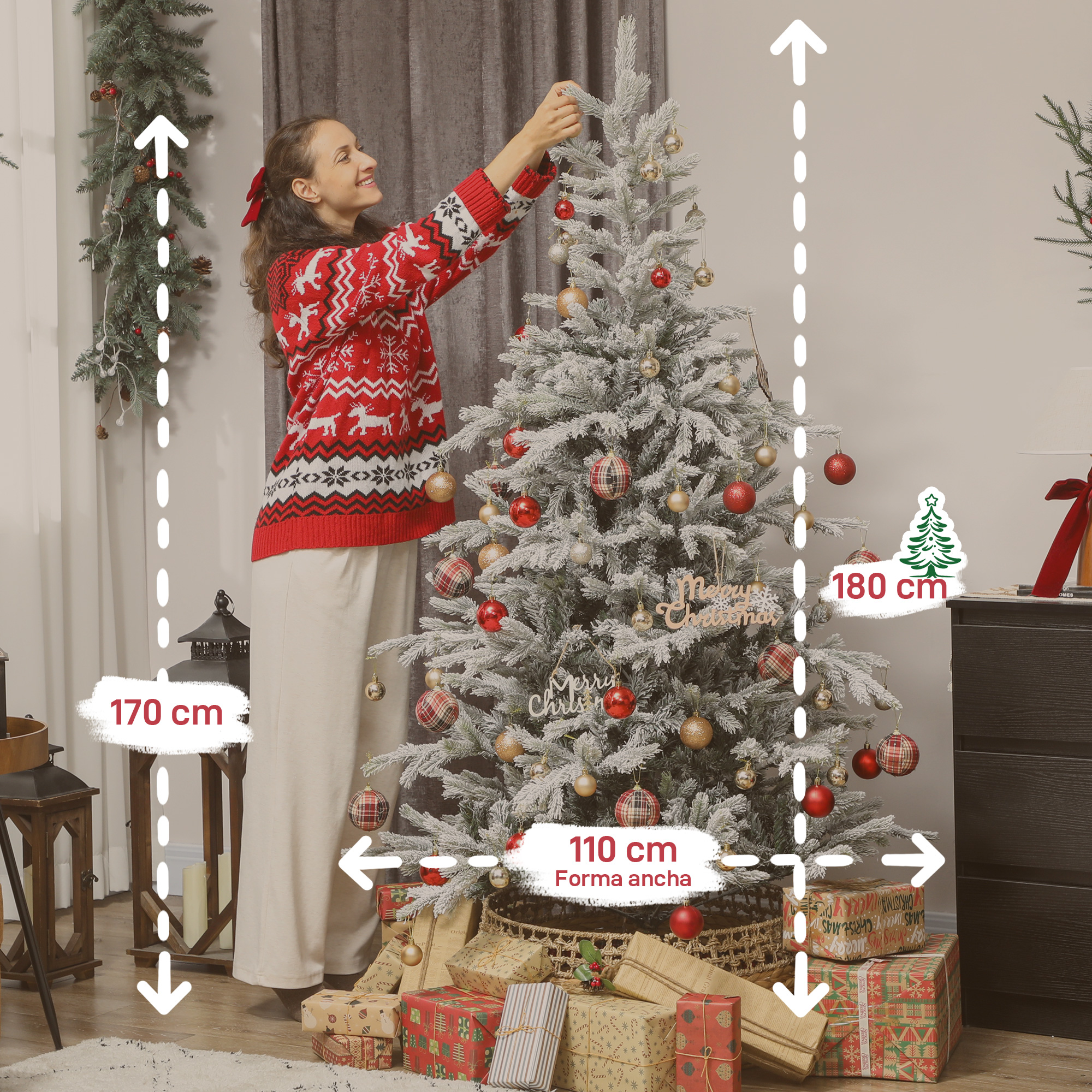 Una mujer decora un árbol de Navidad. El árbol está adornado con adornos rojos y dorados, rodeado de regalos.