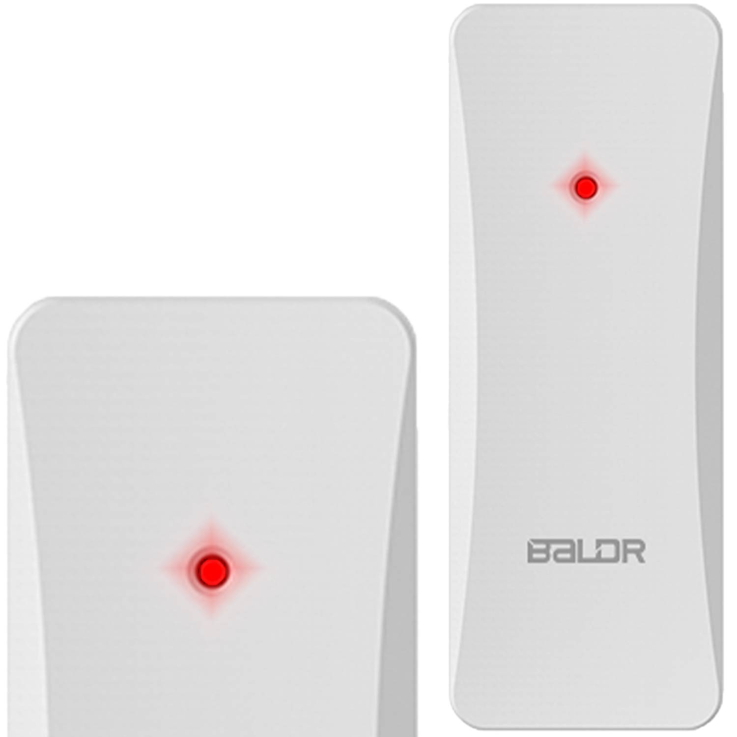 Dwa białe prostokątne urządzenia z zaokrąglonymi krawędziami. Każde ma centralnie umieszczone czerwone światło. Prawe urządzenie ma nadruk 'BALDR'.