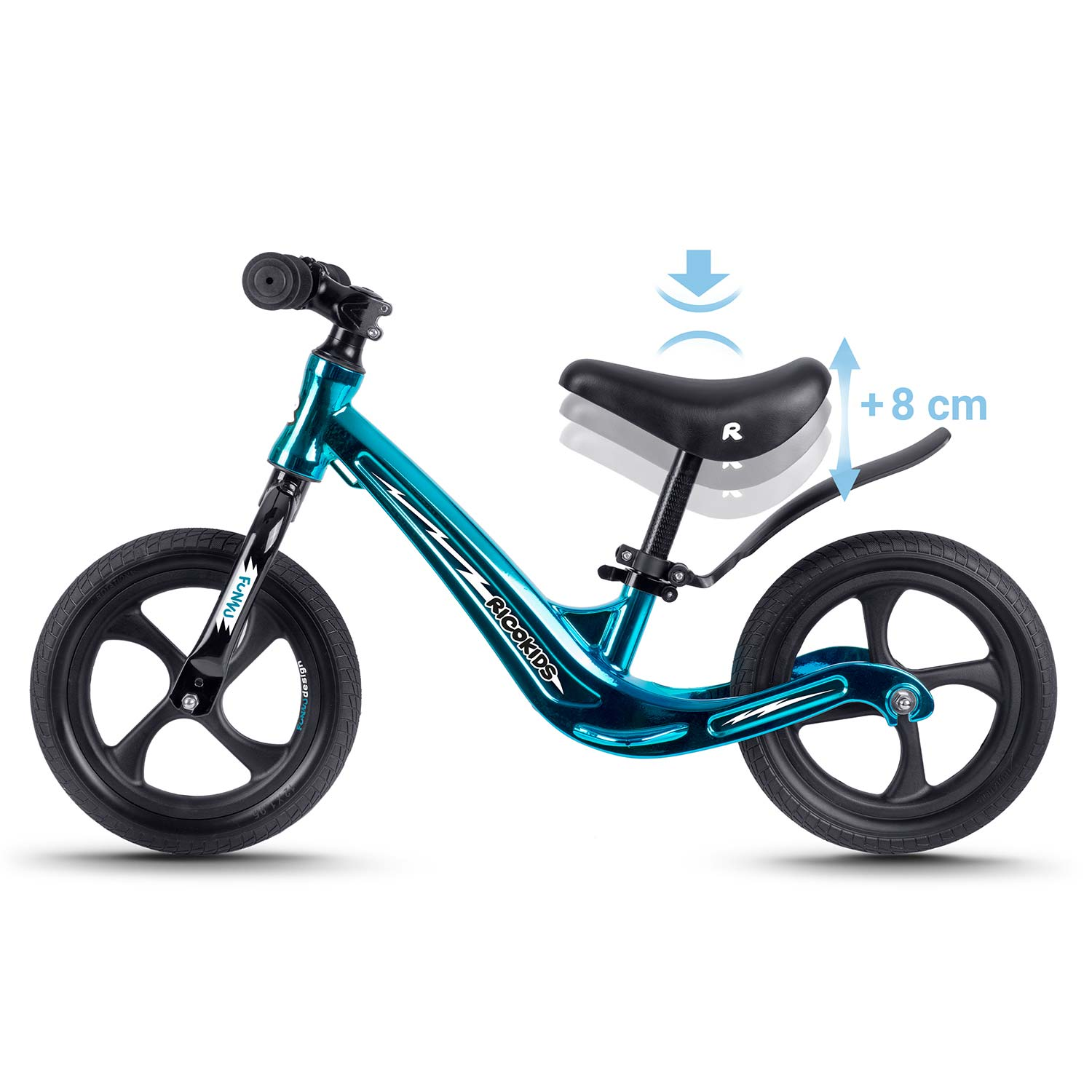 Turkusowy rowerek biegowy z czarnymi kołami i siodełkiem. Siedzisko jest regulowane, co wskazuje strzałka pokazująca regulację +8 cm.