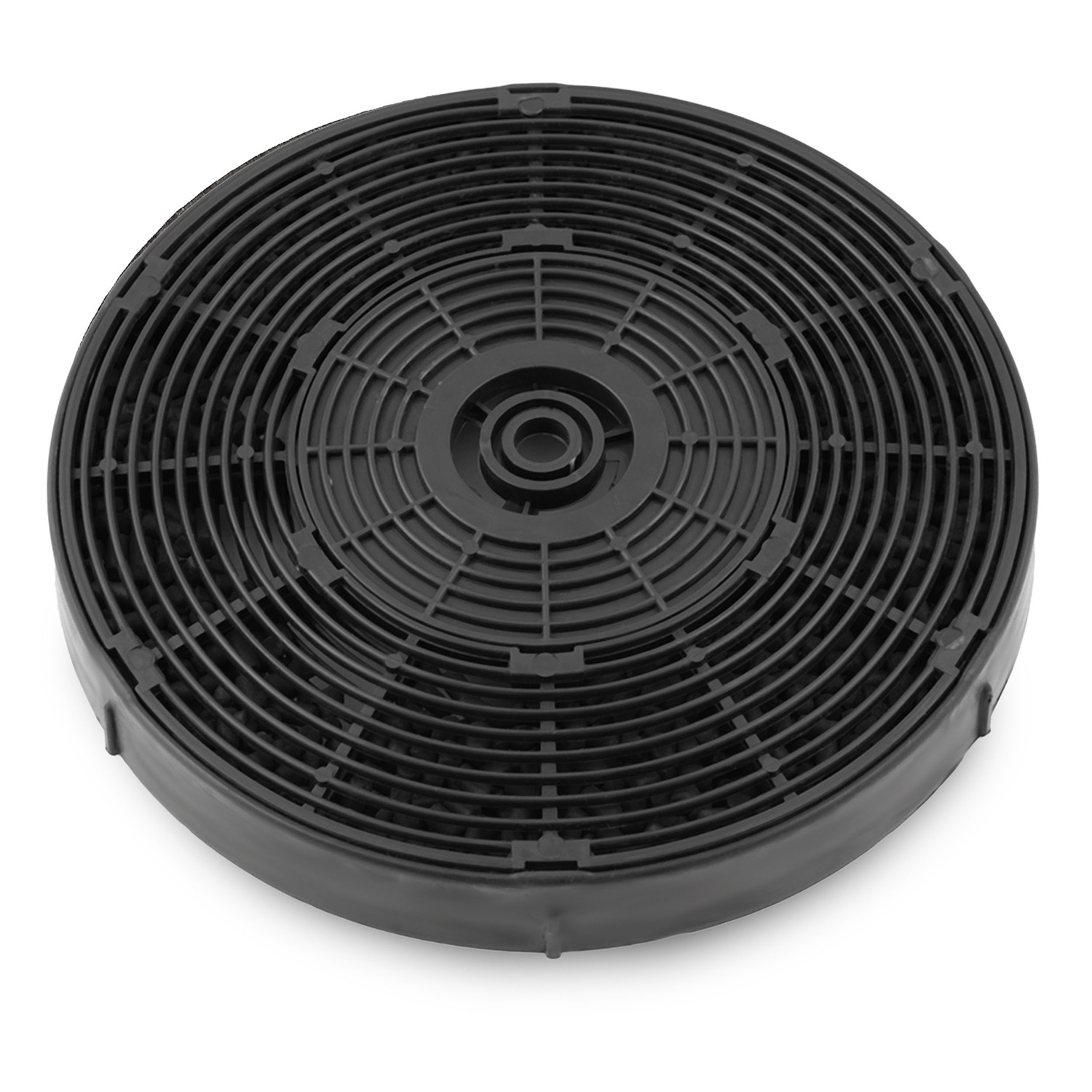 Okrągły czarny filtr węglowy. Ma koncentryczne żebrowane linie i centralną okrągłą piastę.