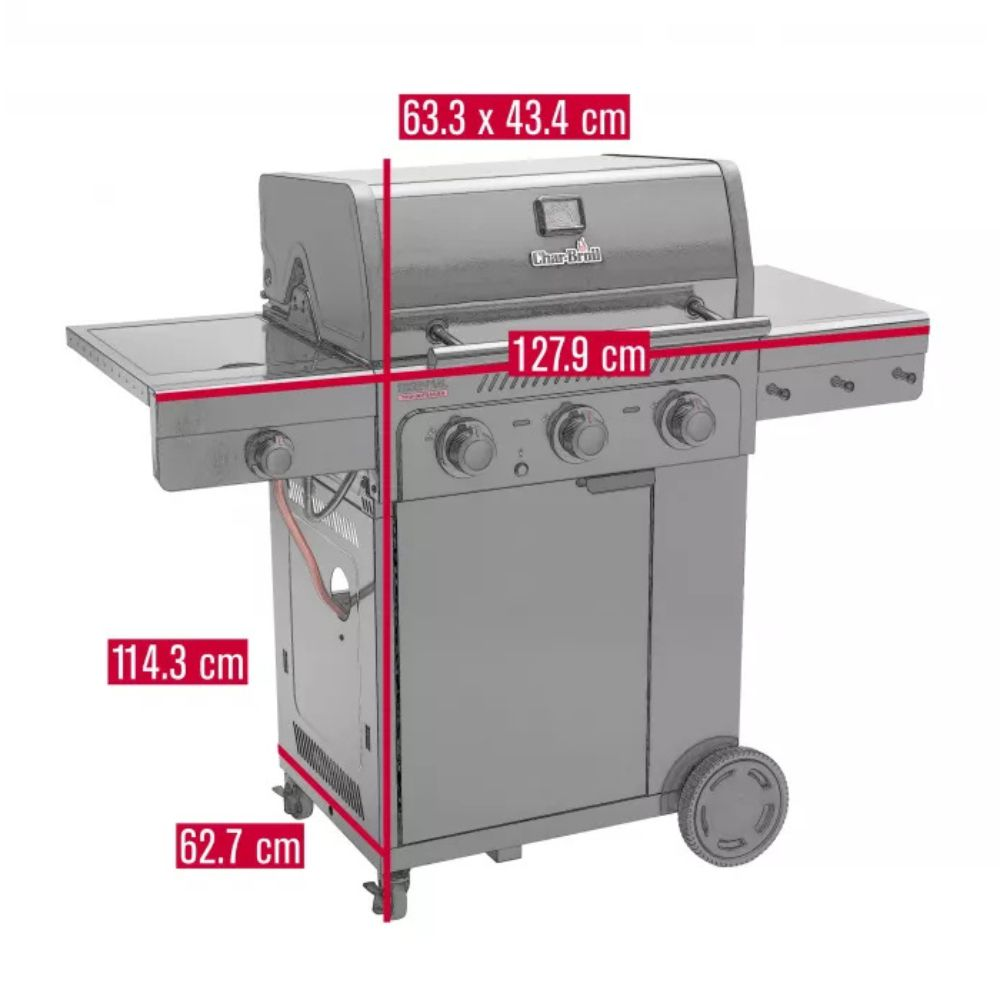 Una griglia a gas Char-Broil grigia. Ha un coperchio, ripiani laterali e un armadio sottostante. Le dimensioni sono indicate con linee rosse.