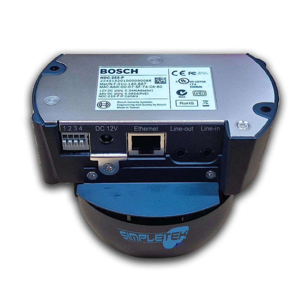 Una telecamera di sicurezza Bosch con etichette, porte e il logo Simpletek. Presenta una cupola nera e una parte superiore argentata.