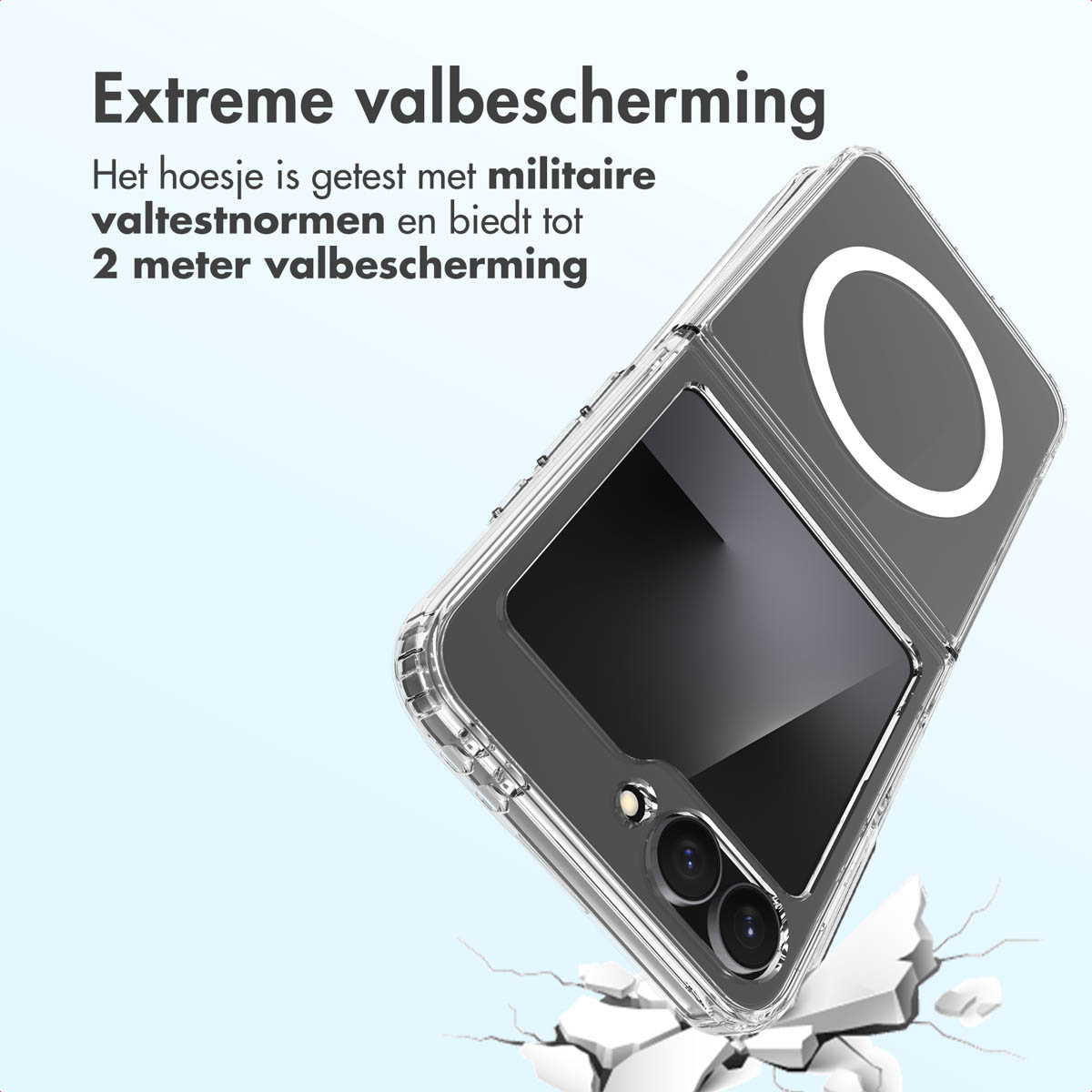 Custodia trasparente per telefono che cade, mostra la protezione dagli urti. Cerchio bianco sul retro. Terreno incrinato sotto. Testo: Protezione estrema.