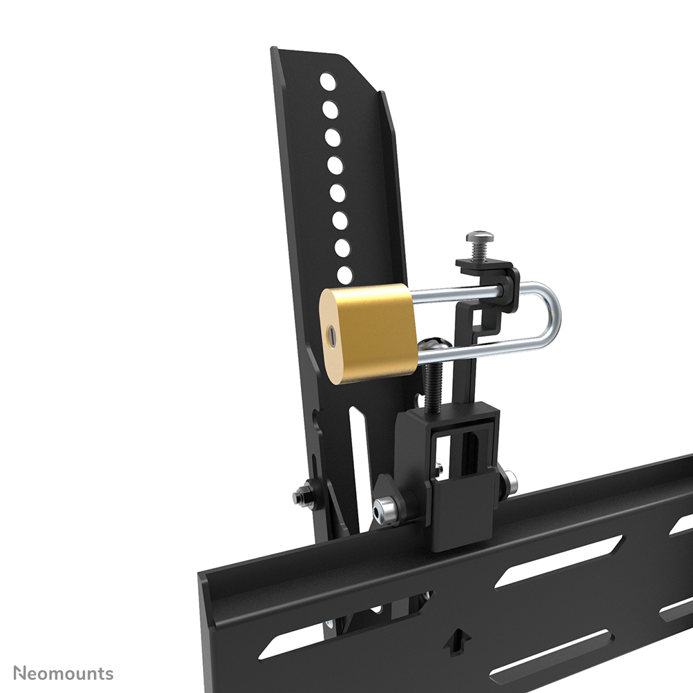 Un support TV noir avec un cadenas doré fixant une barre métallique. Le support comporte plusieurs trous et fentes.